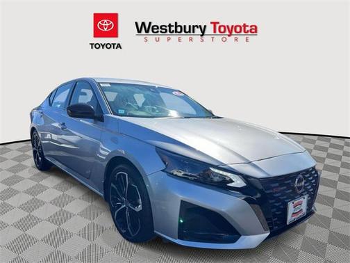 2023 Nissan Altima SR FWD