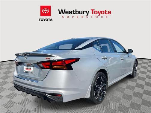 2023 Nissan Altima SR FWD