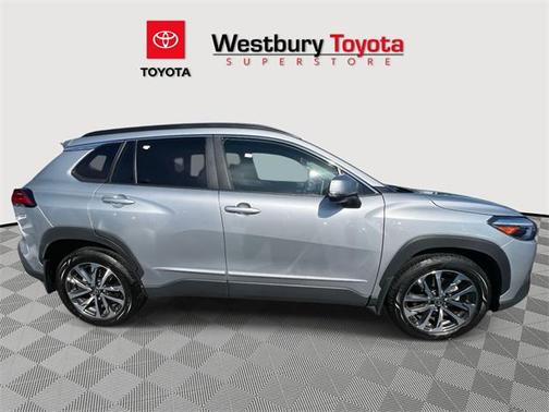 2024 Toyota Corolla Cross XLE