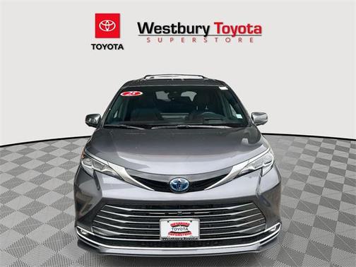 2025 Toyota Sienna Platinum 7 Passenger