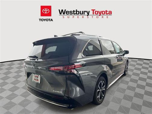 2025 Toyota Sienna Platinum