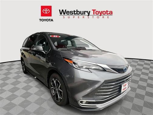 2025 Toyota Sienna Platinum 7 Passenger