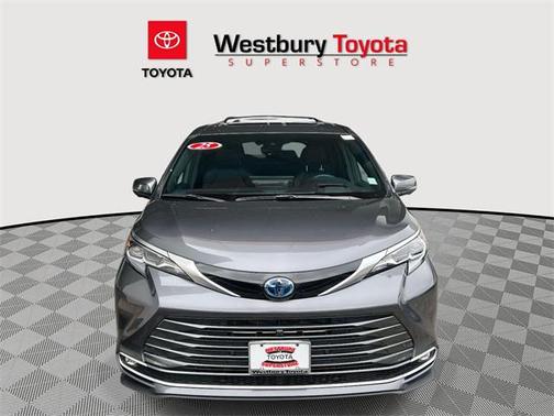 2025 Toyota Sienna Platinum