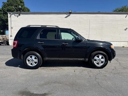 BLACK 2011 Ford Escape XLT