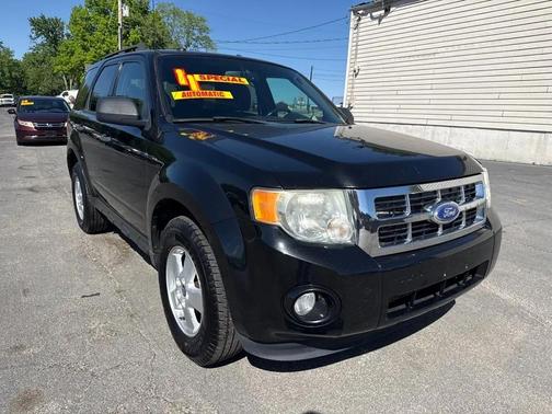 BLACK 2011 Ford Escape XLT