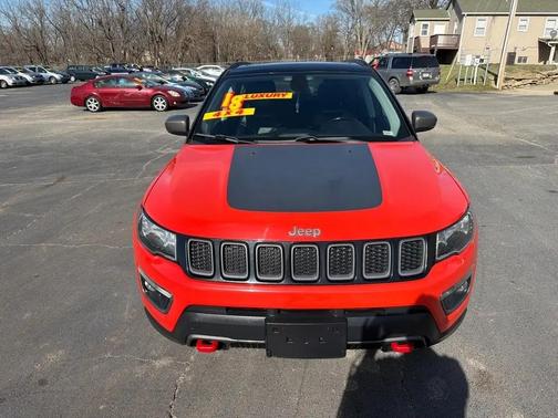 ORANGE 2018 Jeep Compass Trailhawk