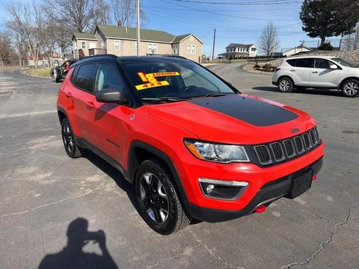 ORANGE 2018 Jeep Compass Trailhawk