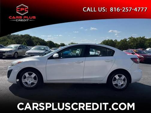 WHITE 2013 Mazda Mazda3 i SV