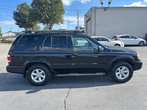 2003 Nissan Pathfinder SE