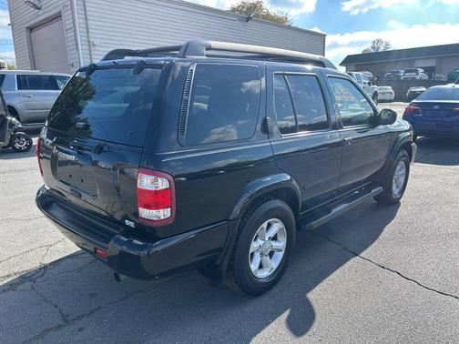 2003 Nissan Pathfinder SE