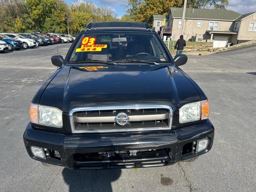 2003 Nissan Pathfinder SE