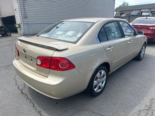 GOLD 2008 Kia Optima LX