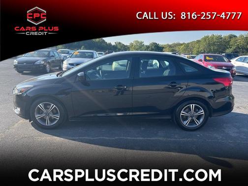 BLACK 2018 Ford Focus SE