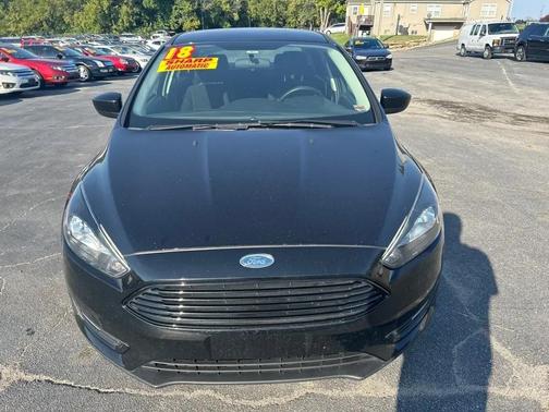 BLACK 2018 Ford Focus SE
