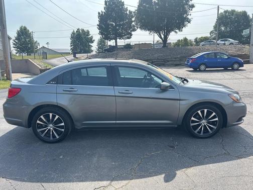 2012 Chrysler 200 S