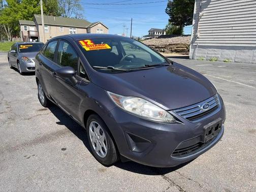 GREY 2012 Ford Fiesta SE Sedan
