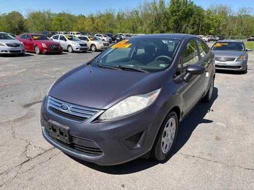 GREY 2012 Ford Fiesta SE Sedan
