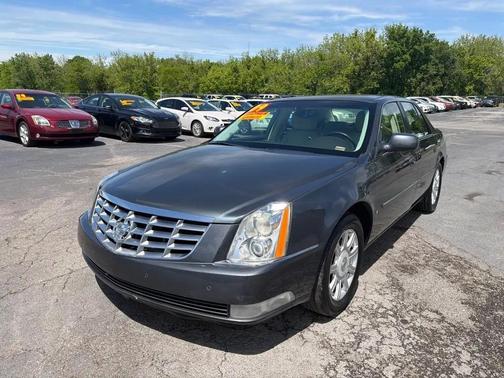 GREY 2009 Cadillac DTS 1SB