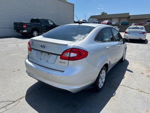 2013 Ford Fiesta SE Sedan