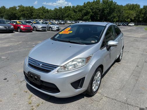 2013 Ford Fiesta SE Sedan