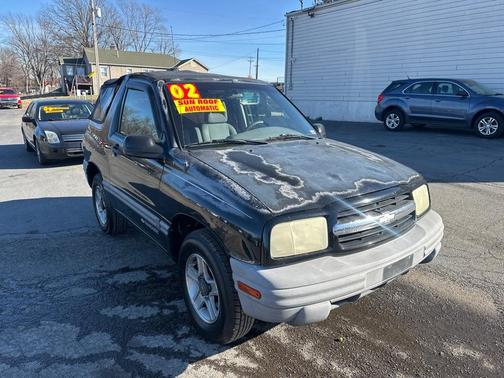 2002 Chevrolet Tracker 2-Door Convertible 2WD