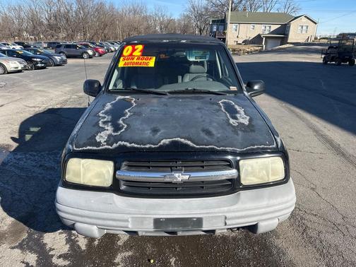 2002 Chevrolet Tracker 2-Door Convertible 2WD
