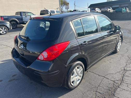 2010 Nissan Versa 1.8 S
