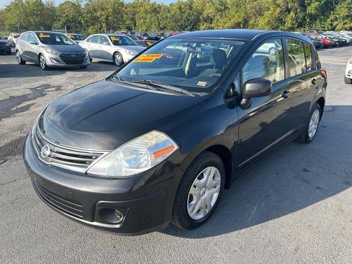 2010 Nissan Versa 1.8 S