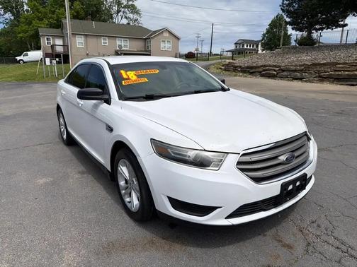 WHITE 2018 Ford Taurus SE FWD
