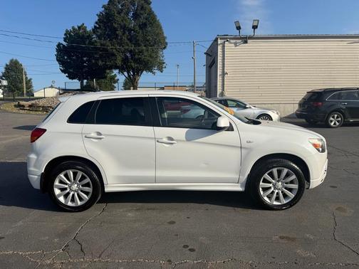 2011 Mitsubishi Outlander Sport SE