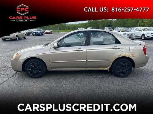 GOLD 2005 Kia Spectra LX