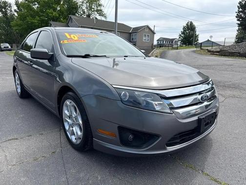 GRAY 2010 Ford Fusion SE