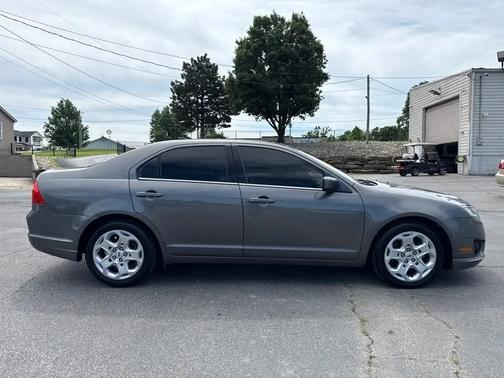 GRAY 2010 Ford Fusion SE