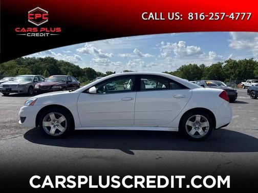 WHITE 2010 Pontiac G6 Base