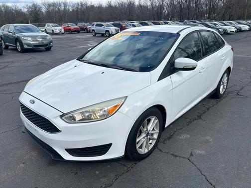 WHITE 2016 Ford Focus SE
