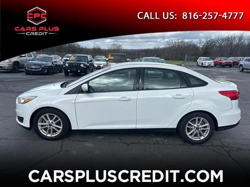 WHITE 2016 Ford Focus SE