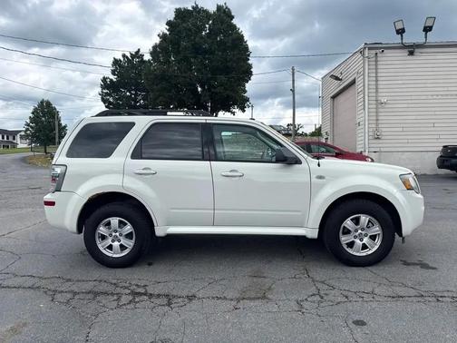 WHITE 2009 Mercury Mariner V6 2WD