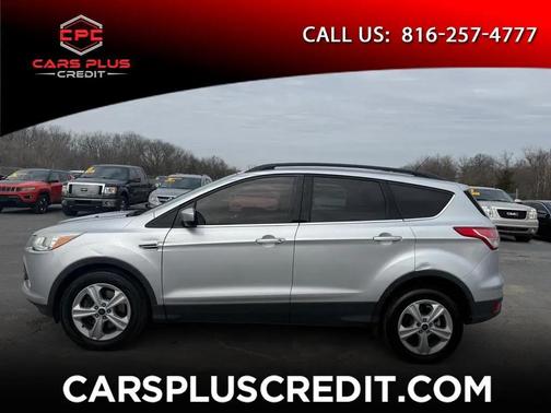 SILVER 2016 Ford Escape SE