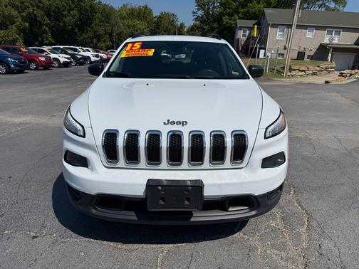 2015 Jeep Cherokee Sport