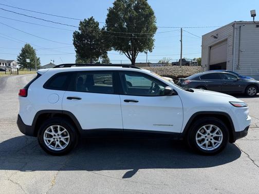 2015 Jeep Cherokee Sport