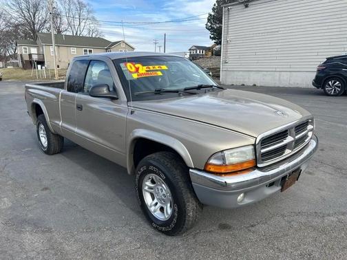GOLD 2002 Dodge Dakota SLT Club Cab