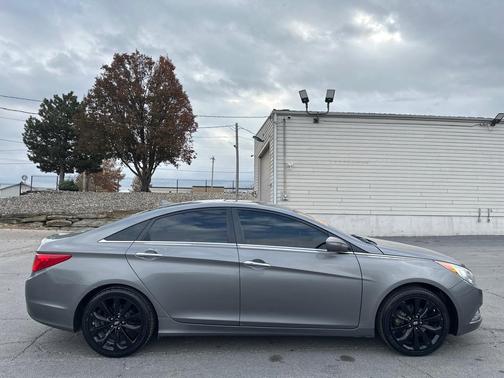 2011 Hyundai SONATA SE