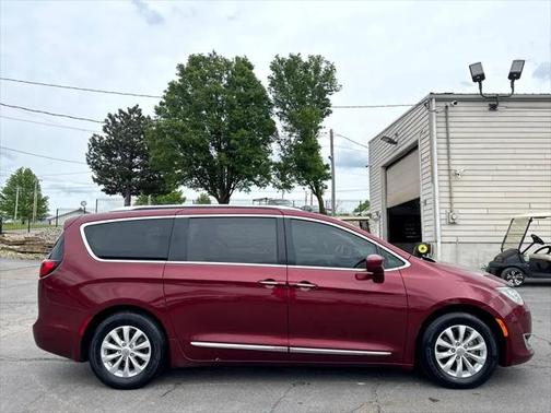 2018 Chrysler Pacifica Touring-L Plus