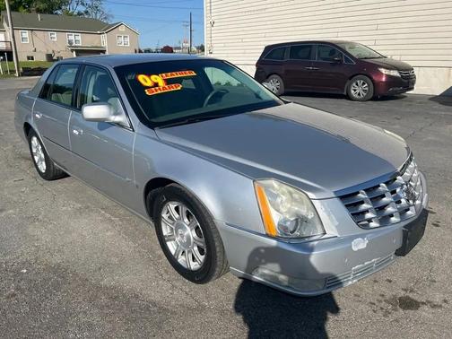 Radiant Silver 2009 Cadillac DTS 1SC