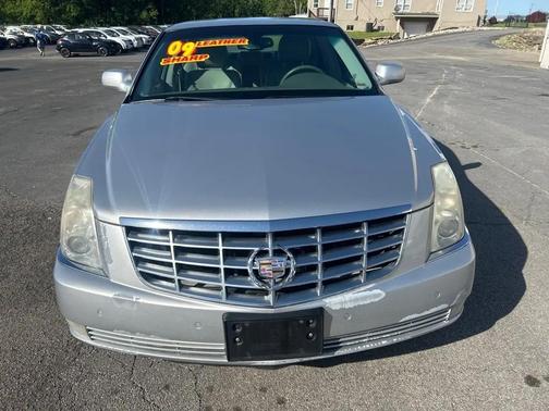 Radiant Silver 2009 Cadillac DTS 1SC