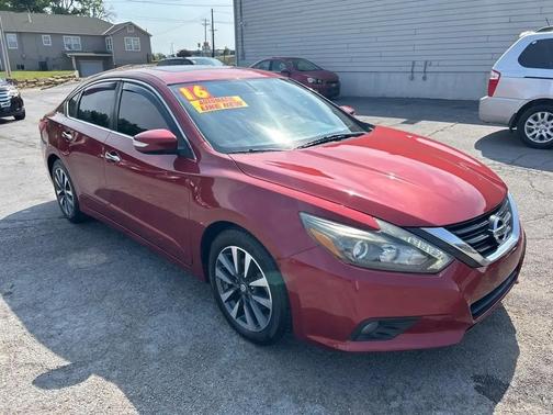 RED 2016 Nissan Altima 2.5 SL
