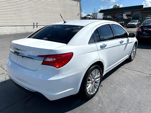 2011 Chrysler 200 Limited