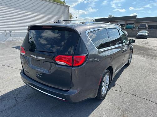 2019 Chrysler Pacifica Touring L
