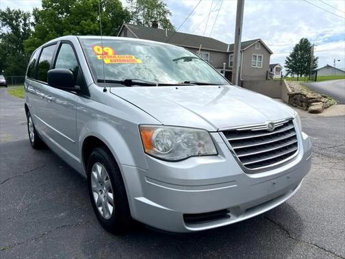 2009 Chrysler Town & Country LX