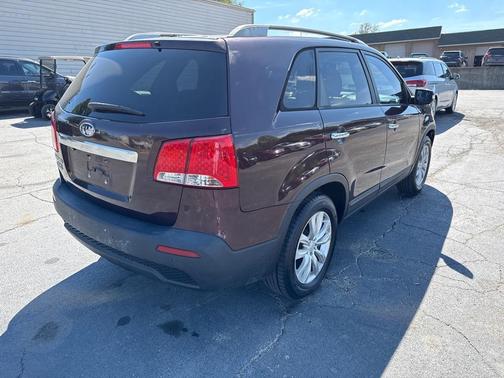 2011 Kia Sorento LX